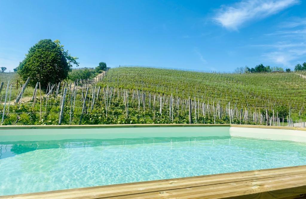 Montelupo Albese Madama Langa Country House Con Piscina Nelle Vigne מראה חיצוני תמונה