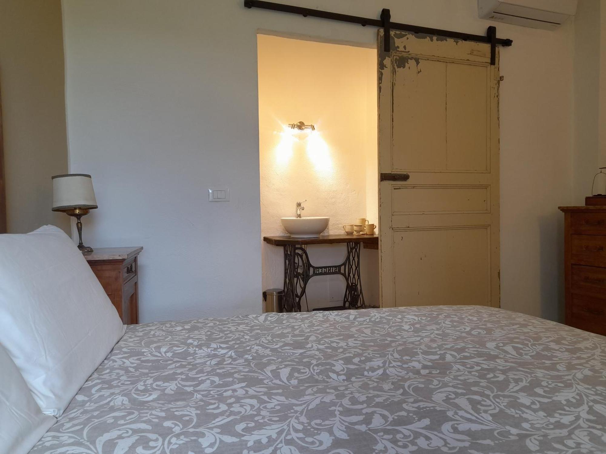 Montelupo Albese Madama Langa Country House Con Piscina Nelle Vigne מראה חיצוני תמונה